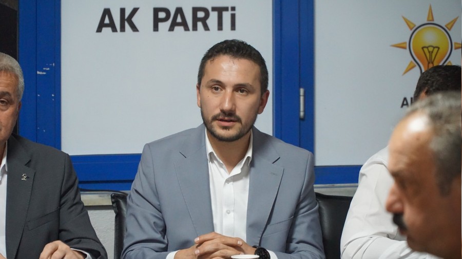  AK Parti'de ile bakanlar aday adayl iin istifa etti